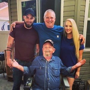 Meet your Posher, Dennis